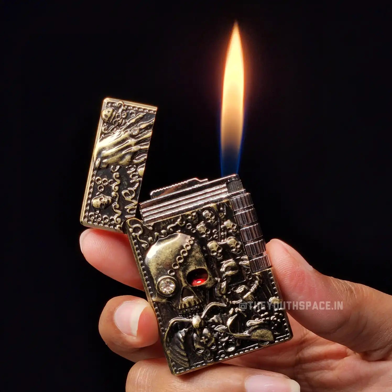 Crimson Eye Gothic Engraved Skull Lighter