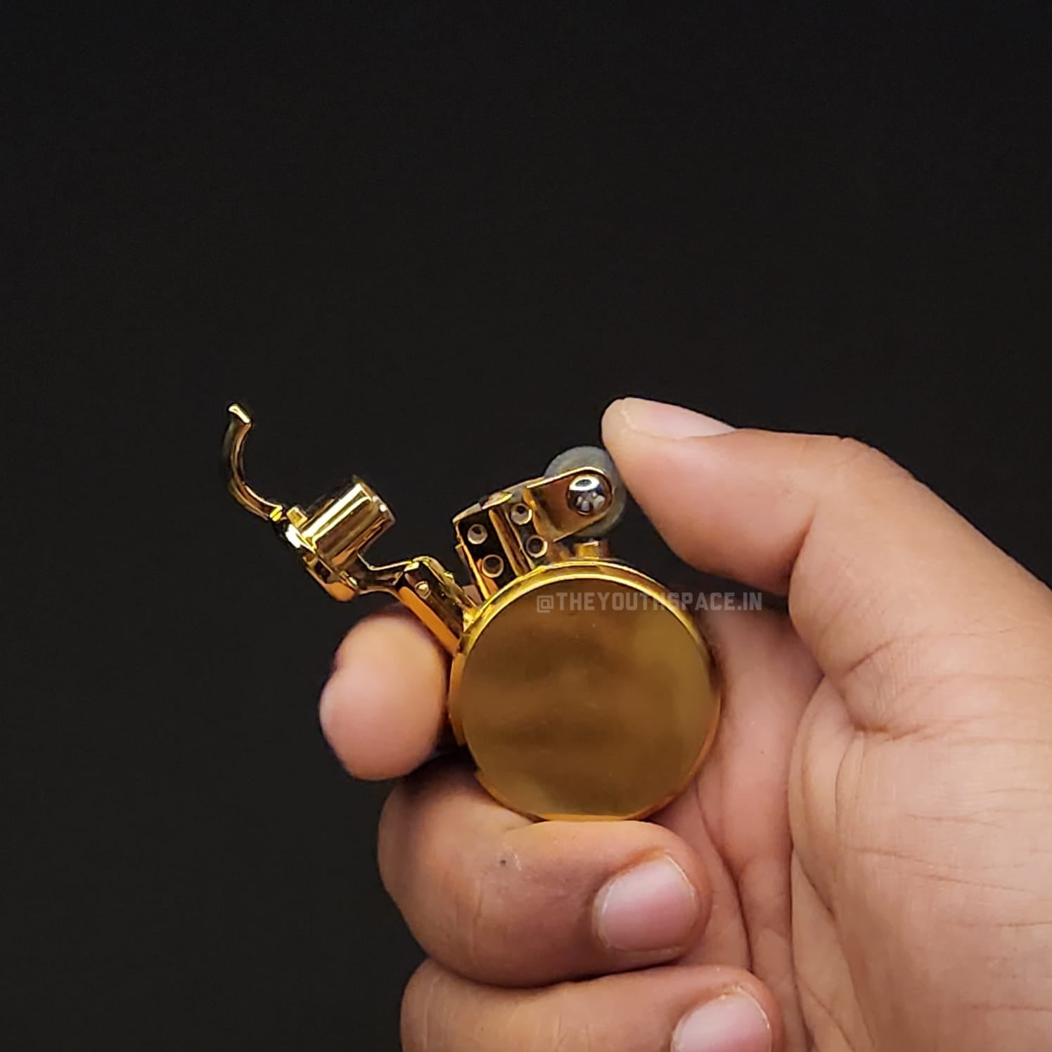 Vintage Pocket Flint Wheel Ignition Lighter (Metallic)