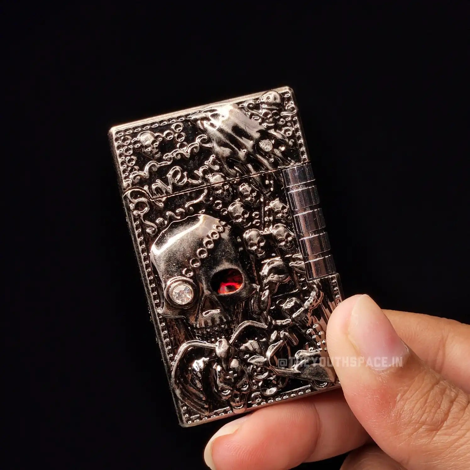 Crimson Eye Gothic Engraved Skull Lighter