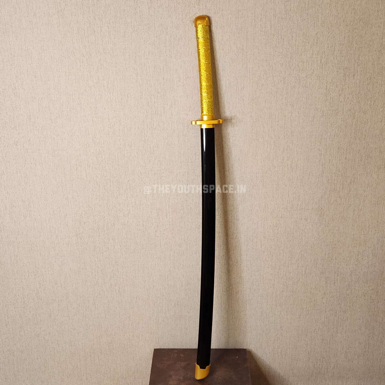 YORIICHI TSUGIKUNI PRACTICE WOODEN KATANA (104 CMS)