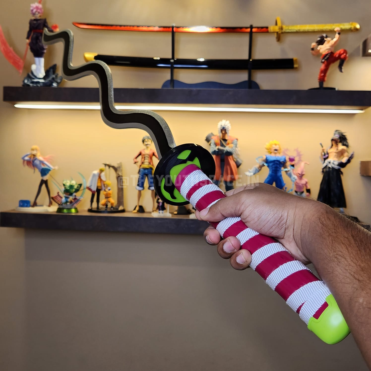 DIY OBANAI'S TWISTED LAVENDER NICHRIN WOODEN KATANA (104 CM)