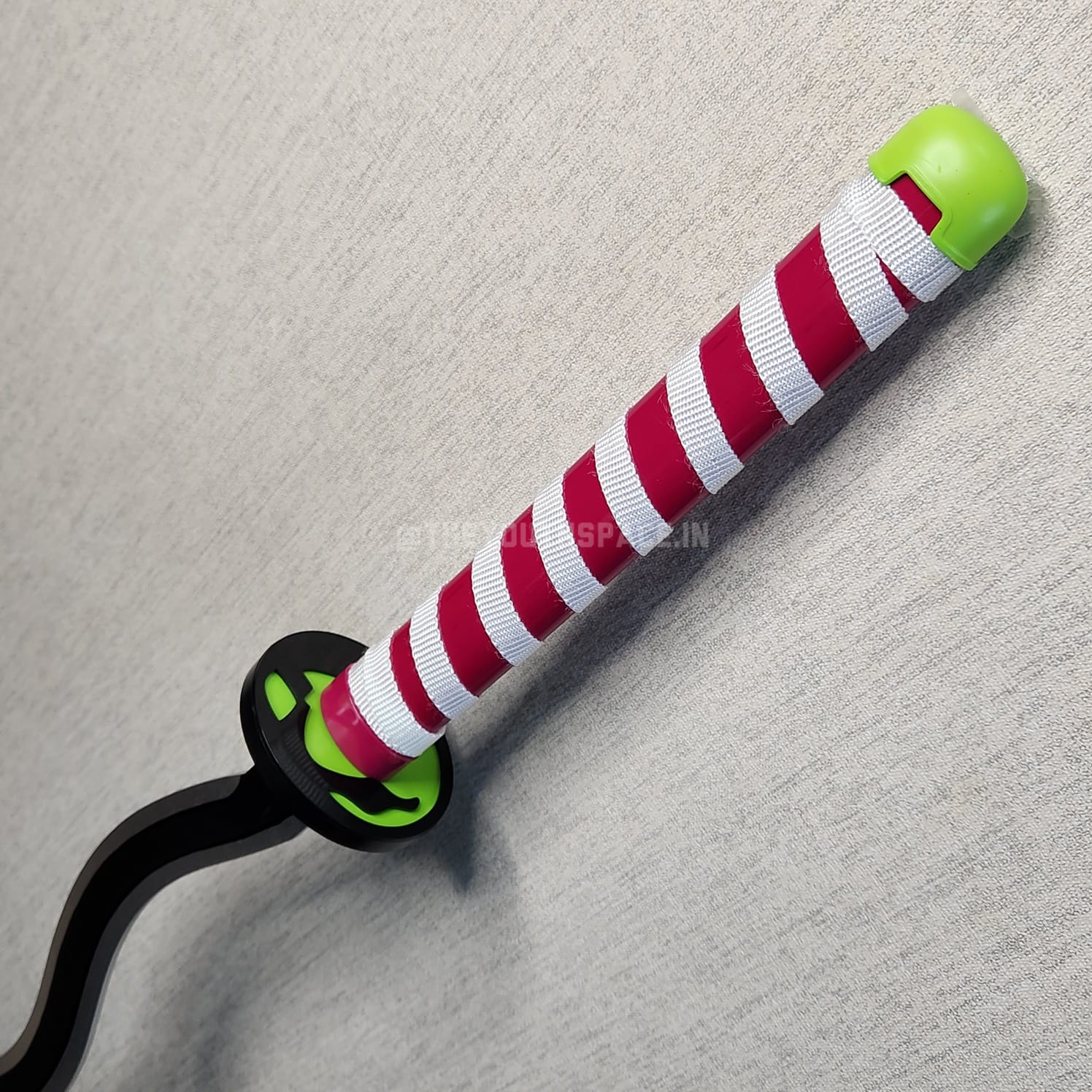 DIY OBANAI'S TWISTED LAVENDER NICHRIN WOODEN KATANA (104 CM)