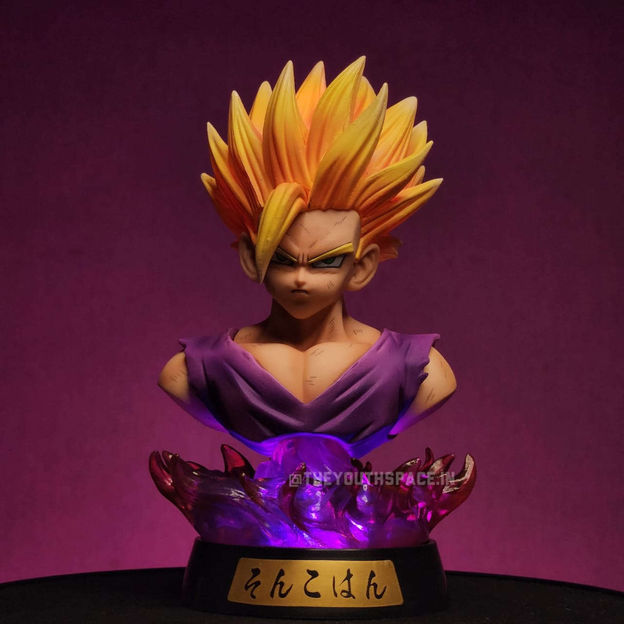 Gohan Bust Figure (with LEDs) - Dragon Ball
