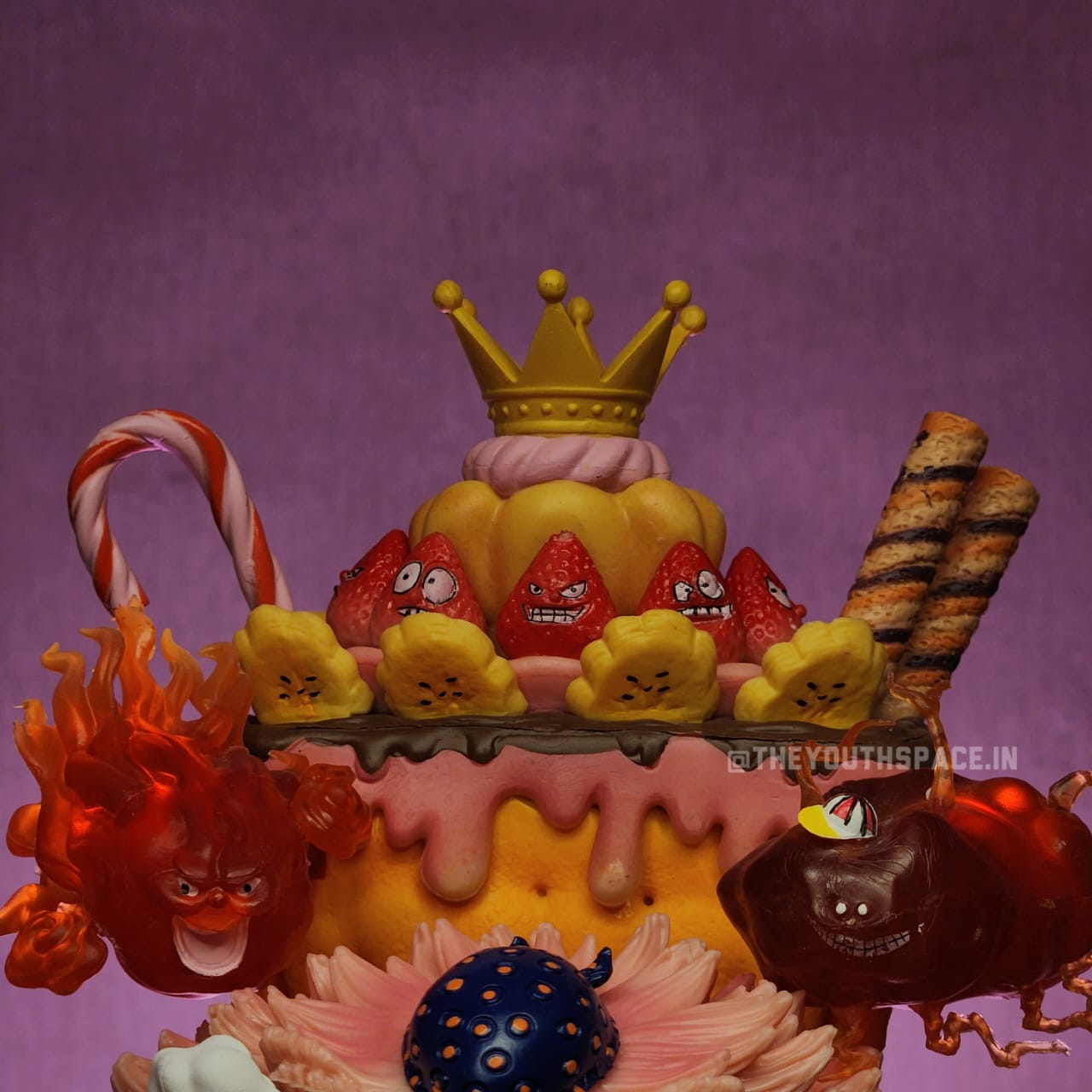 Big Mom Charlotte Linlin on Throne Action Figure - One Piece