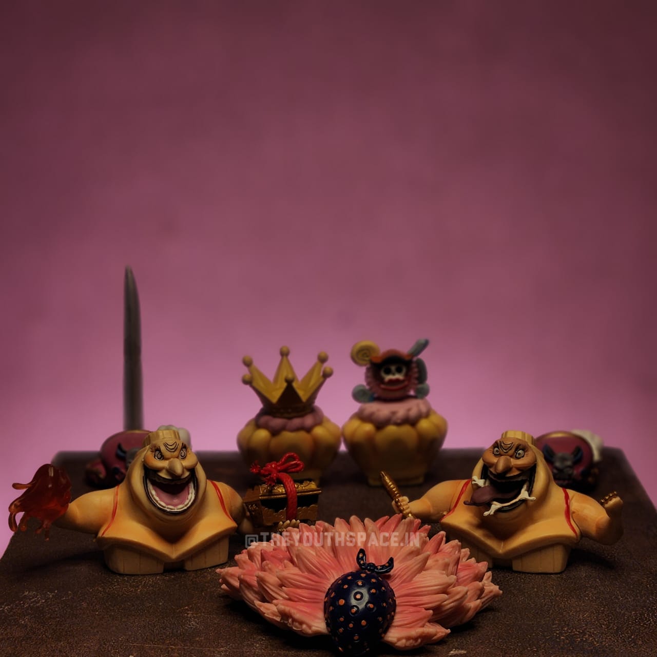 Big Mom Charlotte Linlin on Throne Action Figure - One Piece