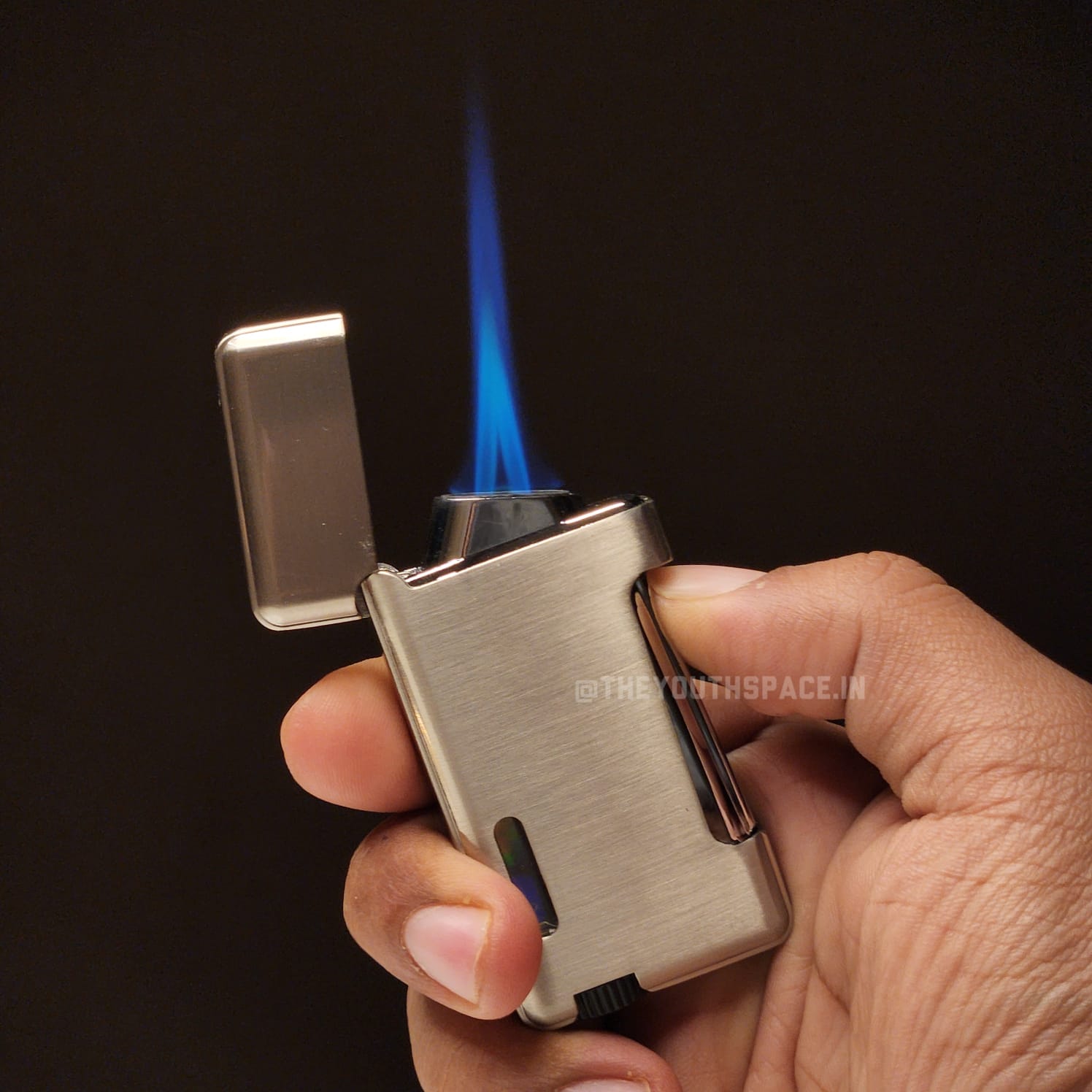 Sleek Fancy dual jet lighter