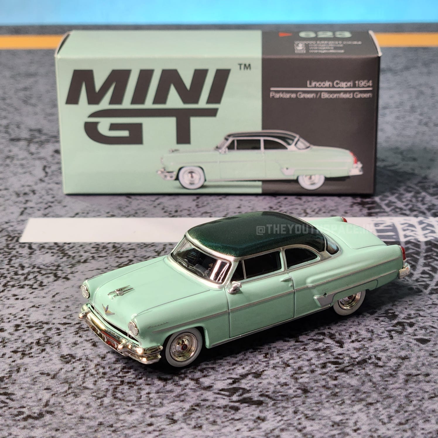 Mini GT Capri 1954 Parklane / Bloomfield LHD Green 1/64