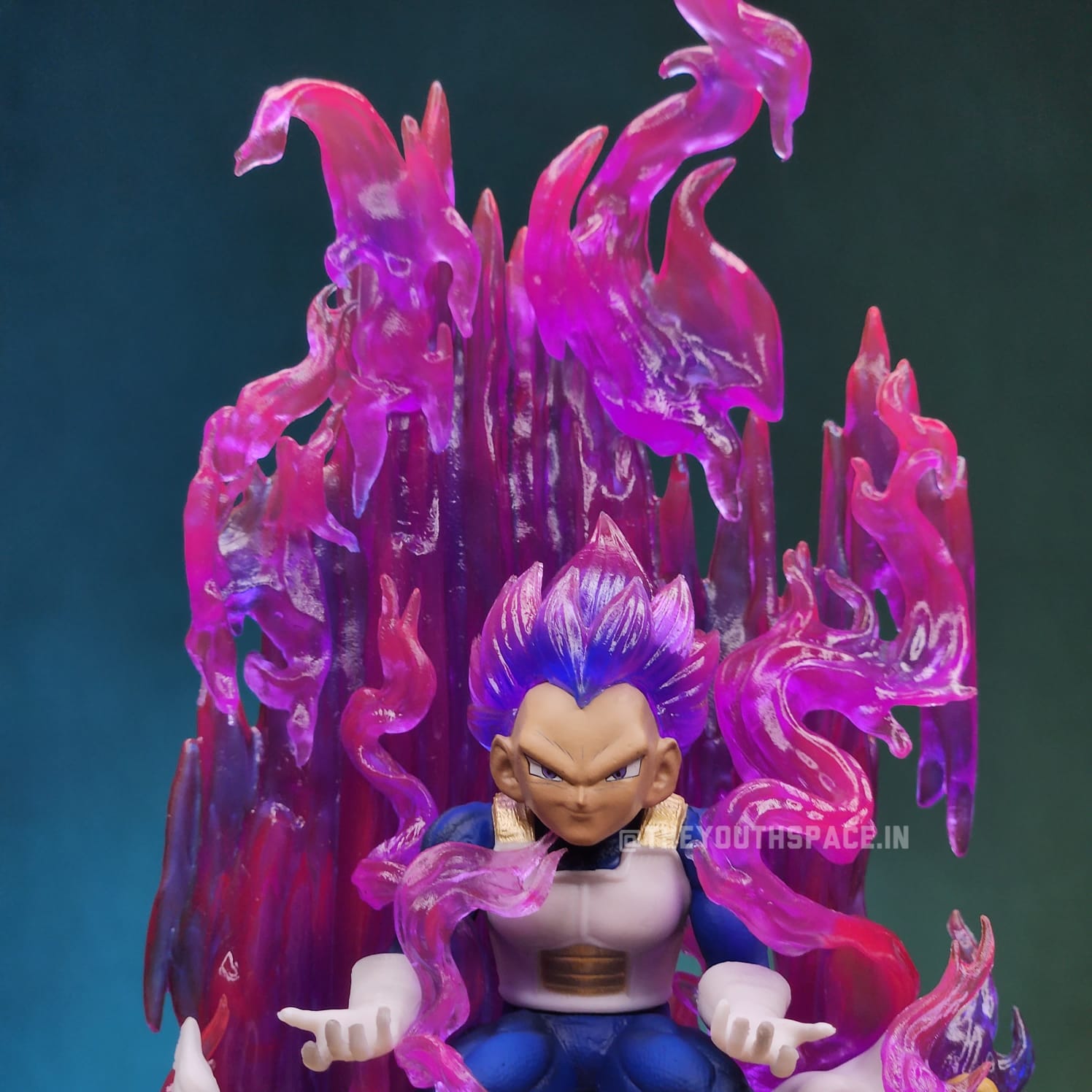 Super Saiyan God Vegeta with Purple Blast - Dragon Ball