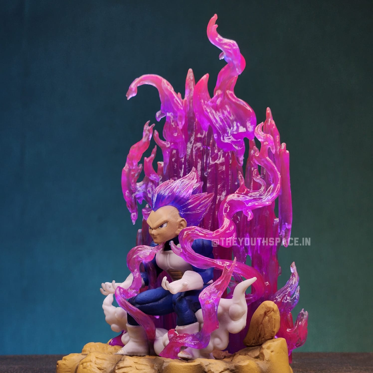 Super Saiyan God Vegeta with Purple Blast - Dragon Ball