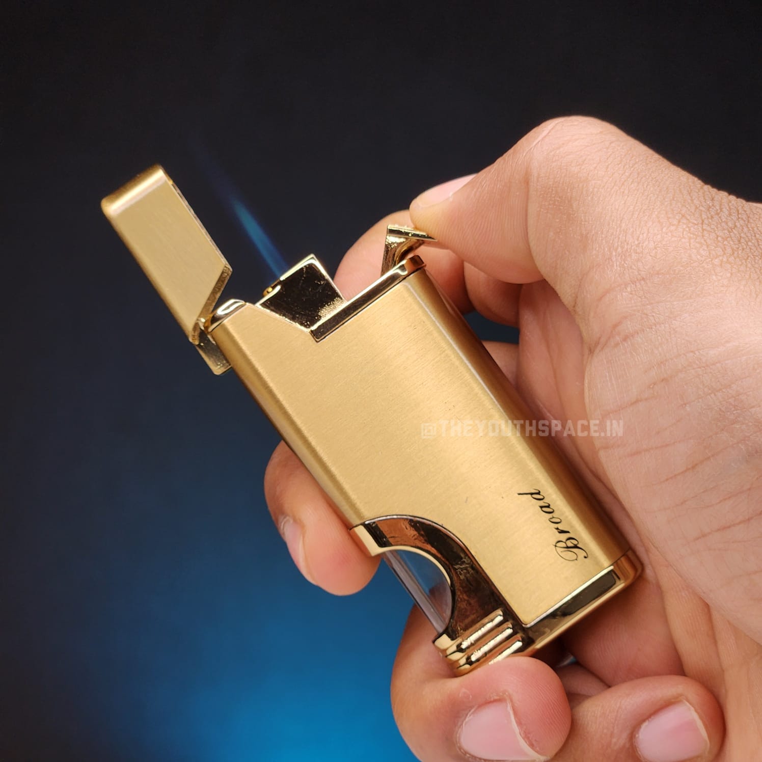 Sleek Fancy jet lighter with visible fuel tank (Metallic)