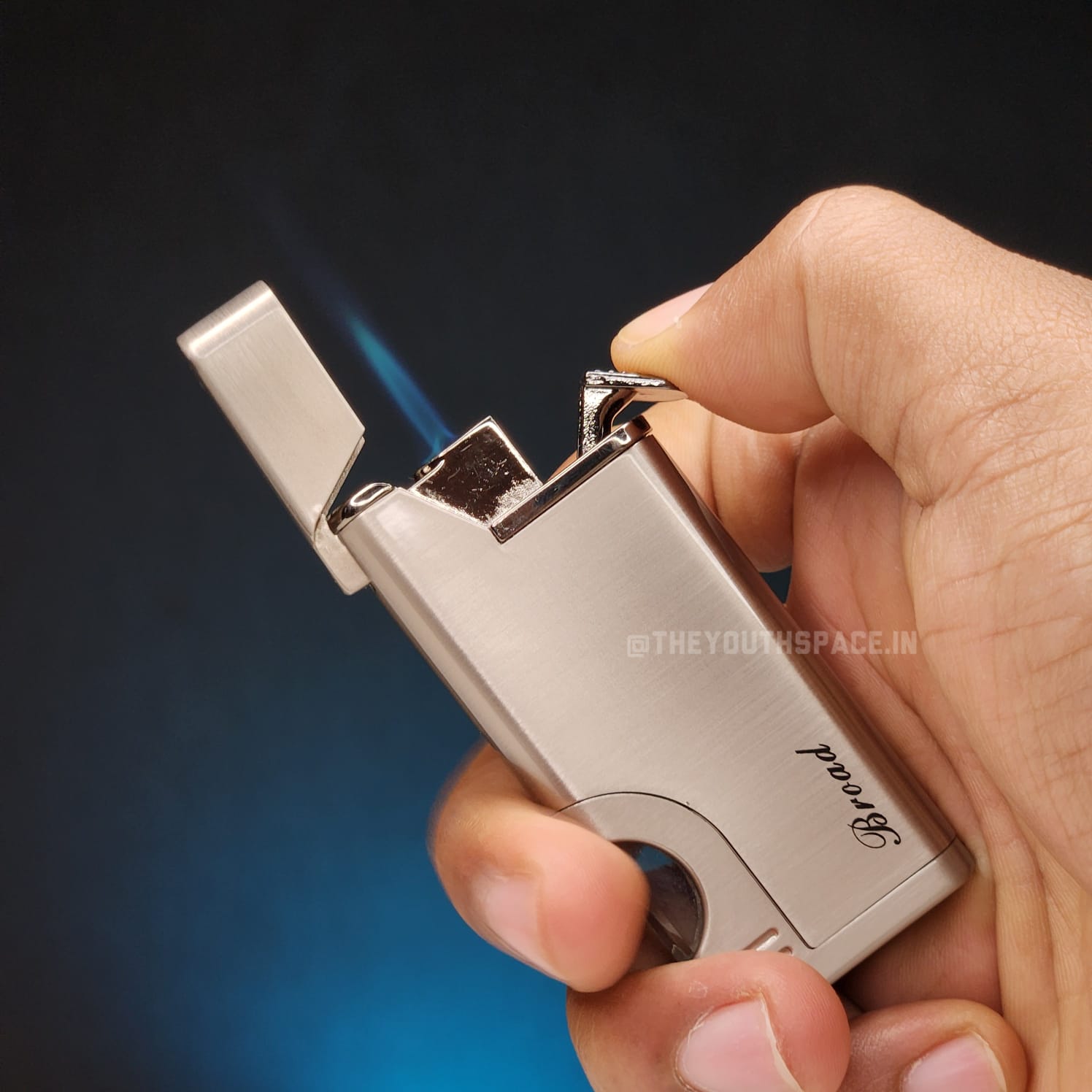 Sleek Fancy jet lighter with visible fuel tank (Metallic)