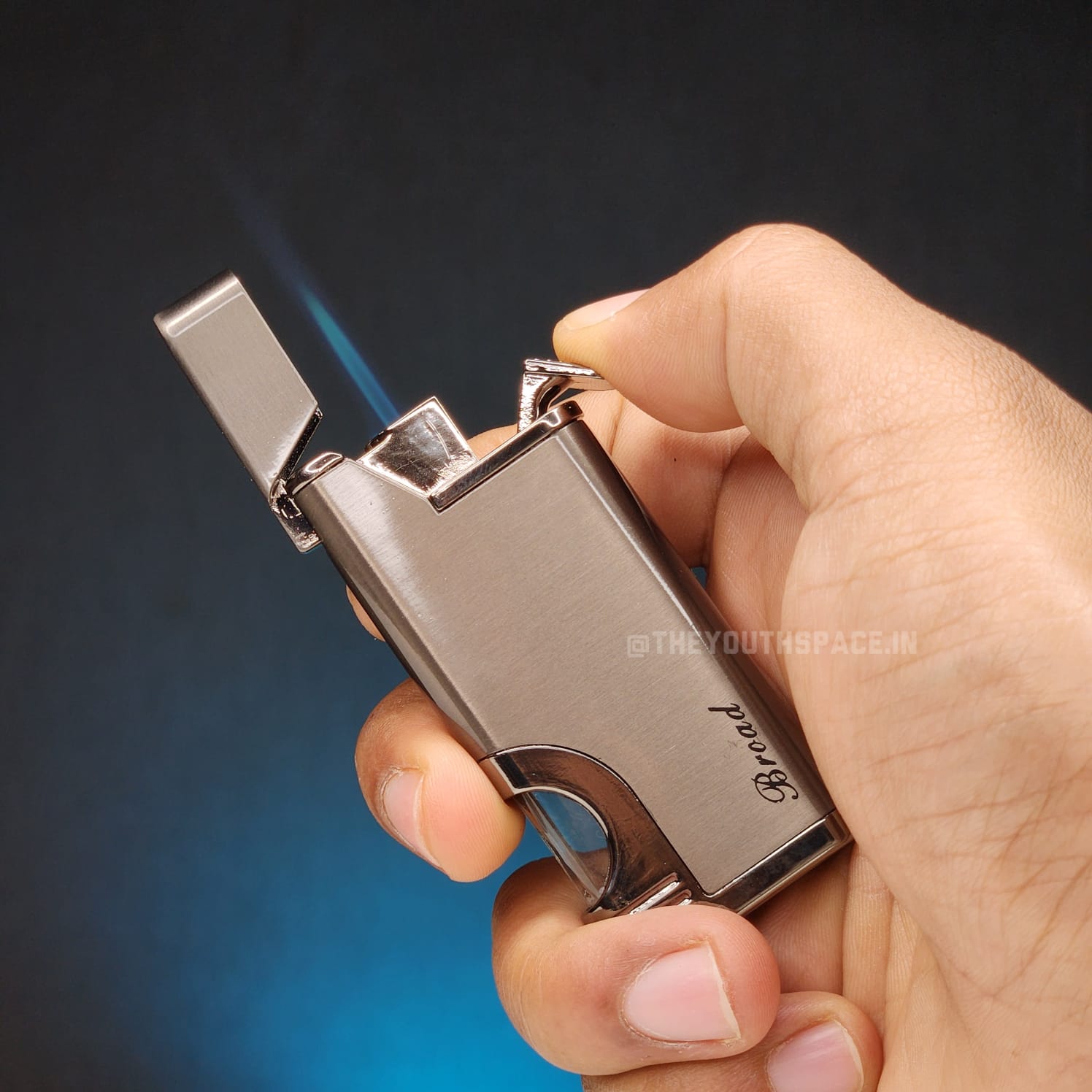 Sleek Fancy jet lighter with visible fuel tank (Metallic)