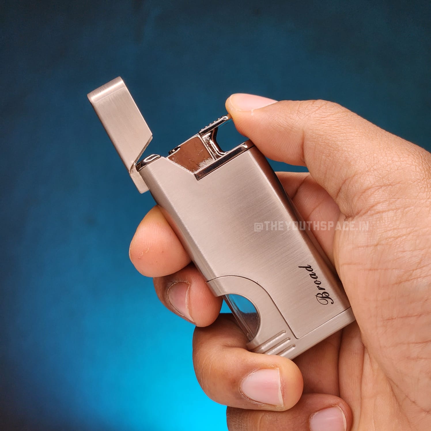 Sleek Fancy jet lighter with visible fuel tank (Metallic)