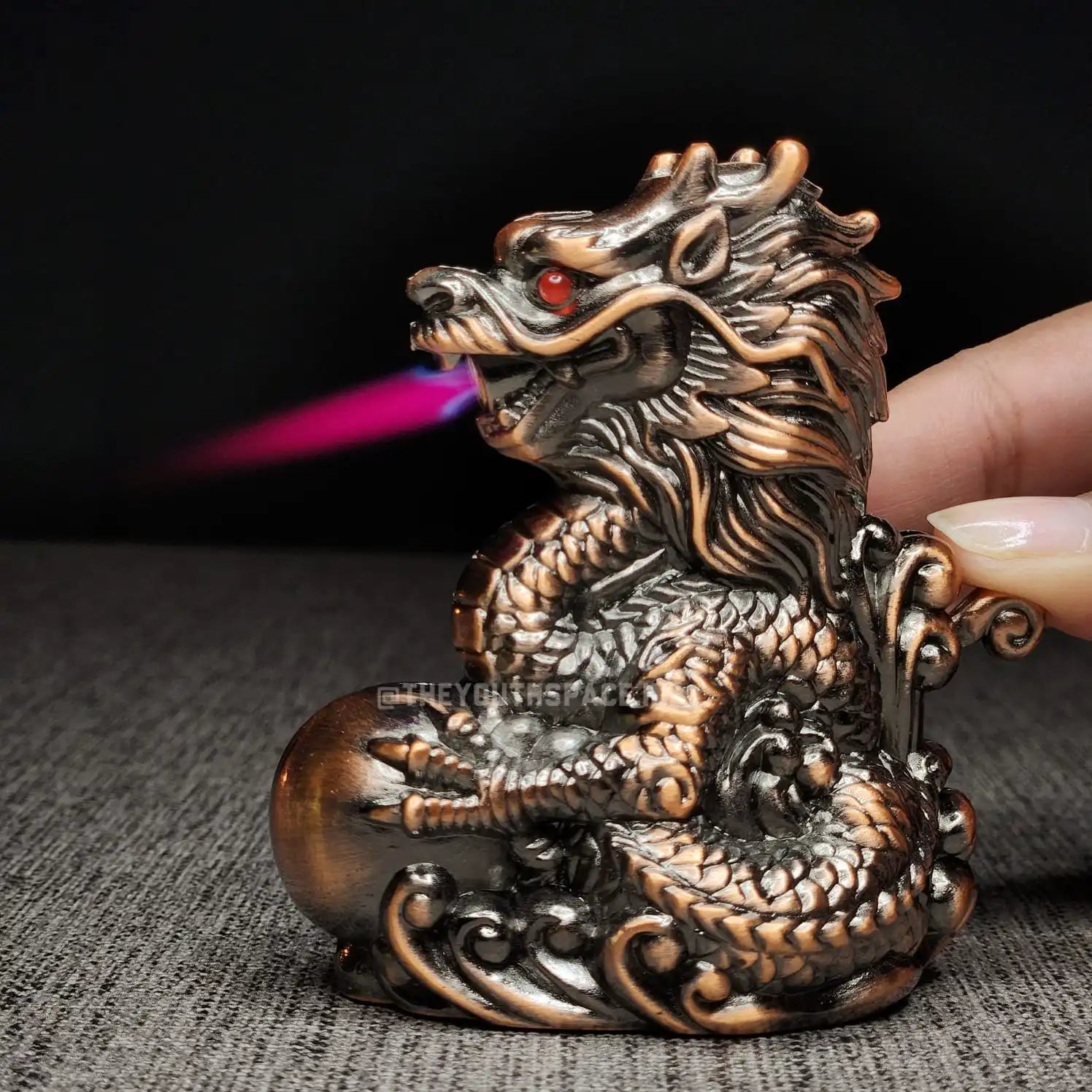 Dragon Showpiece Lighter (Metallic)