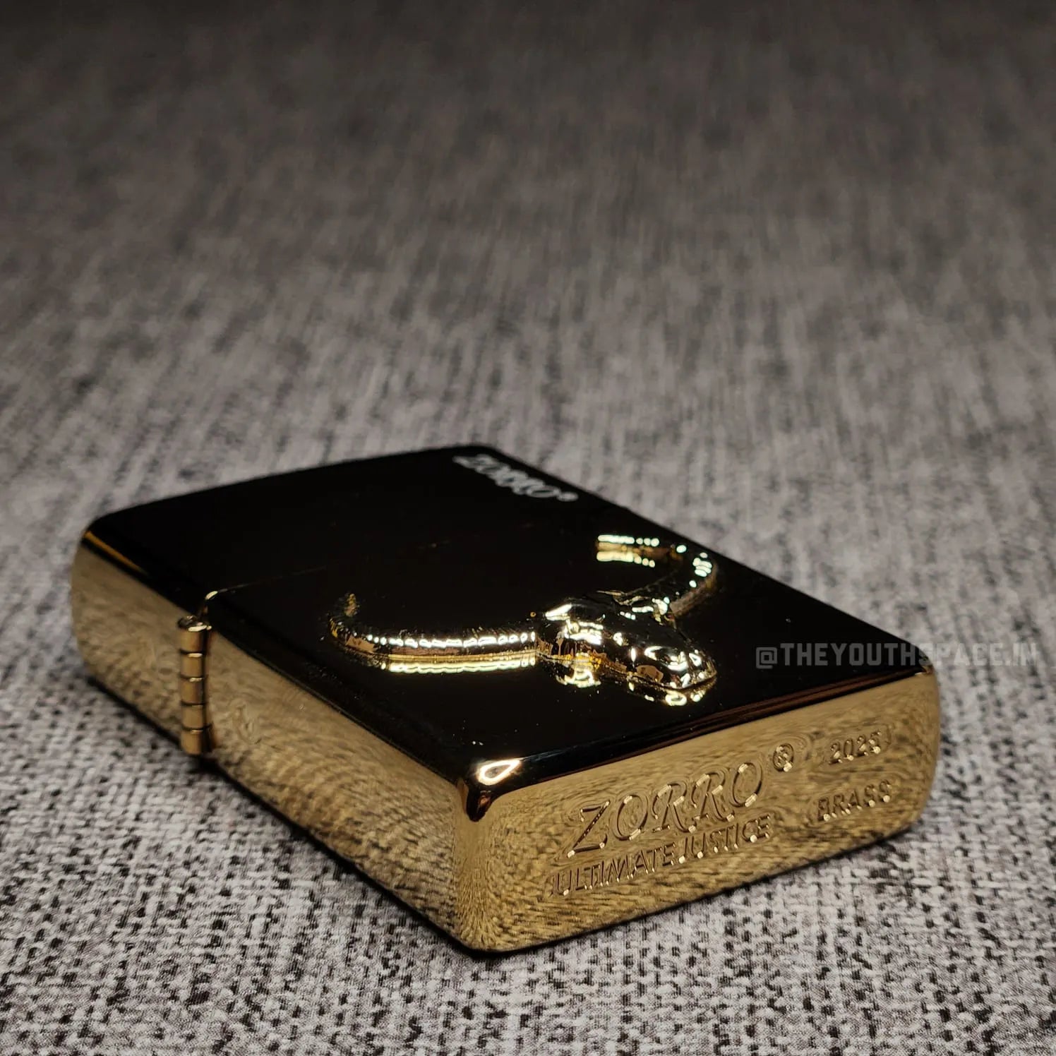 ZORRO ULTIMATE JUSTICE BRASS GOLDEN BULL EMBOSSED LIGHTER 2025
