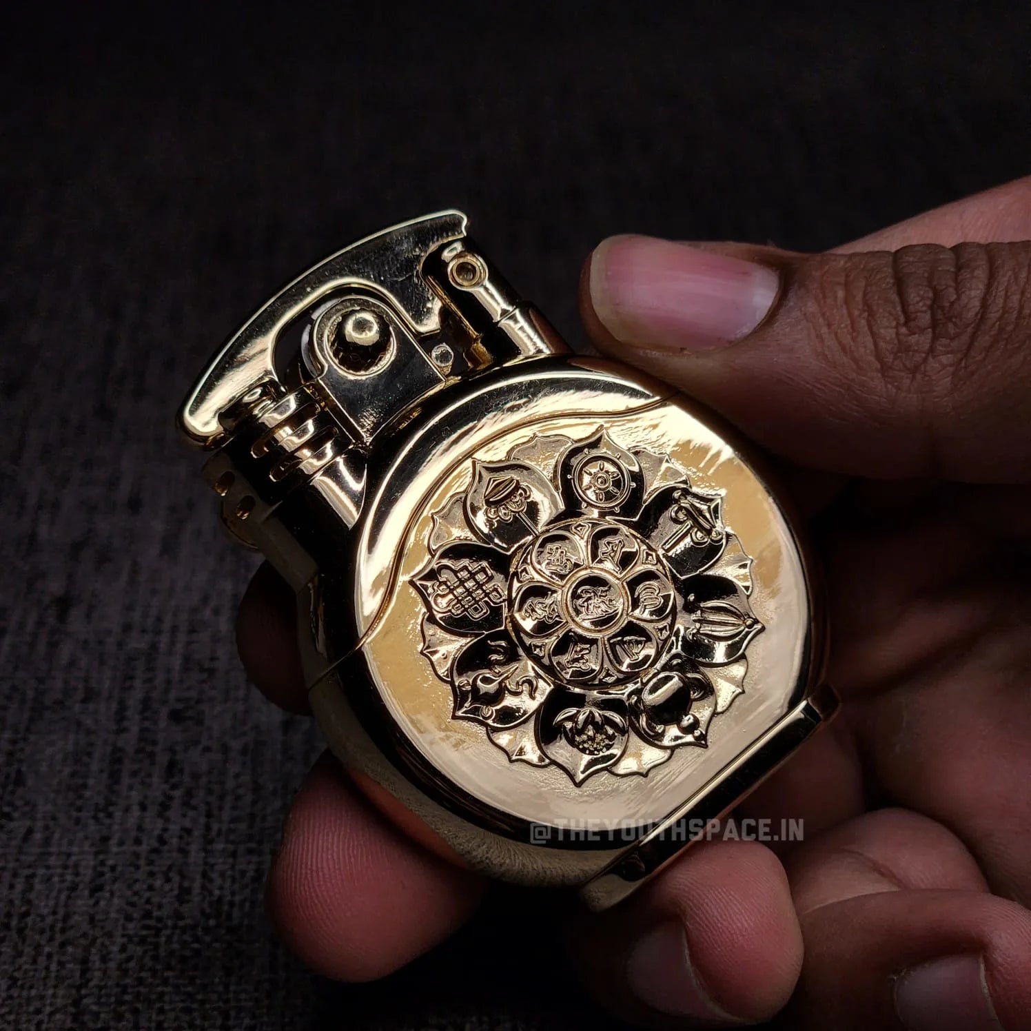 Zorro 620 Lucky God's Face Spinning Turntable Rocker Arm Kerosene Lighter