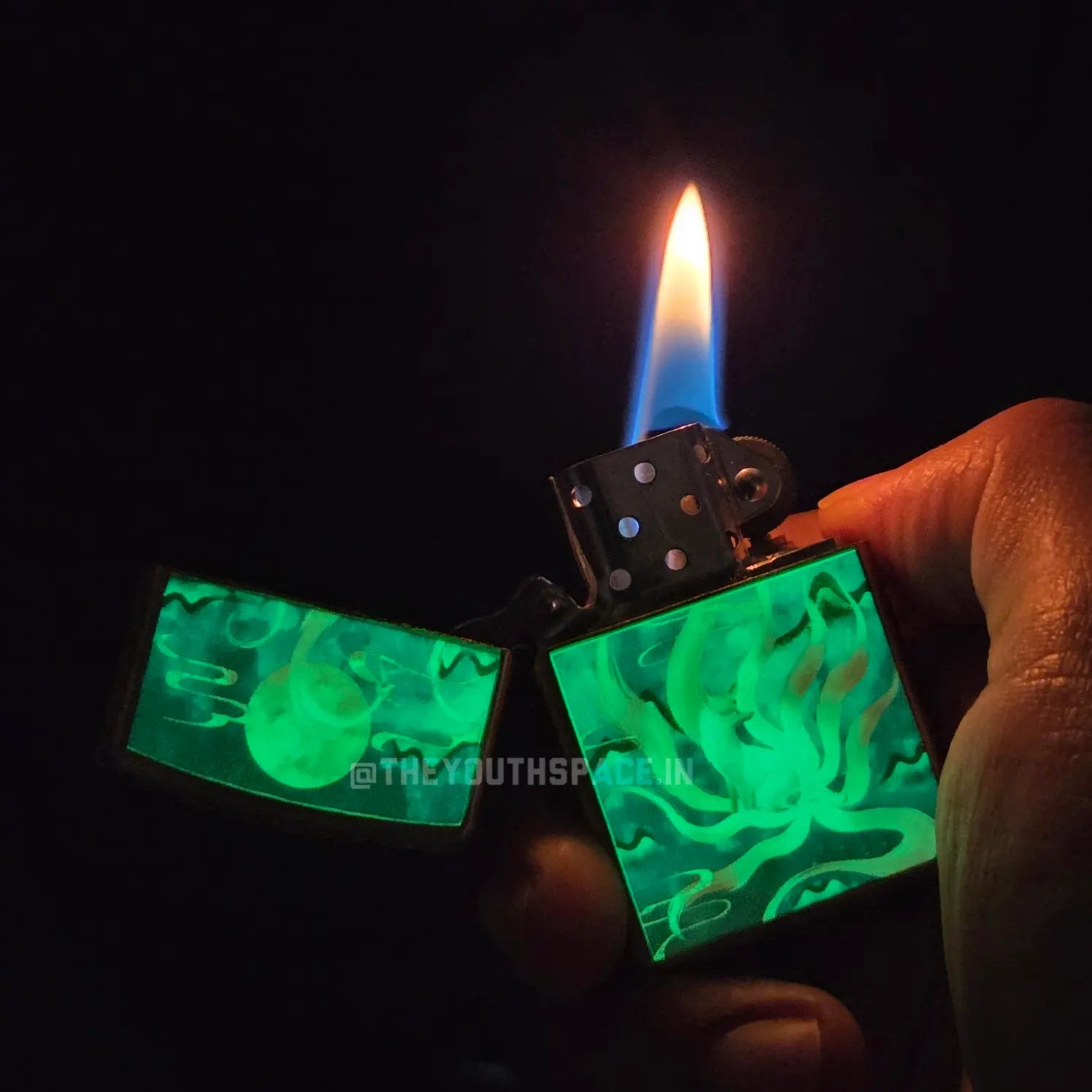 Zorro Ultimate Justice Brass 9 Tail Fox Glow In Dark Kerosene Lighter 24 HK