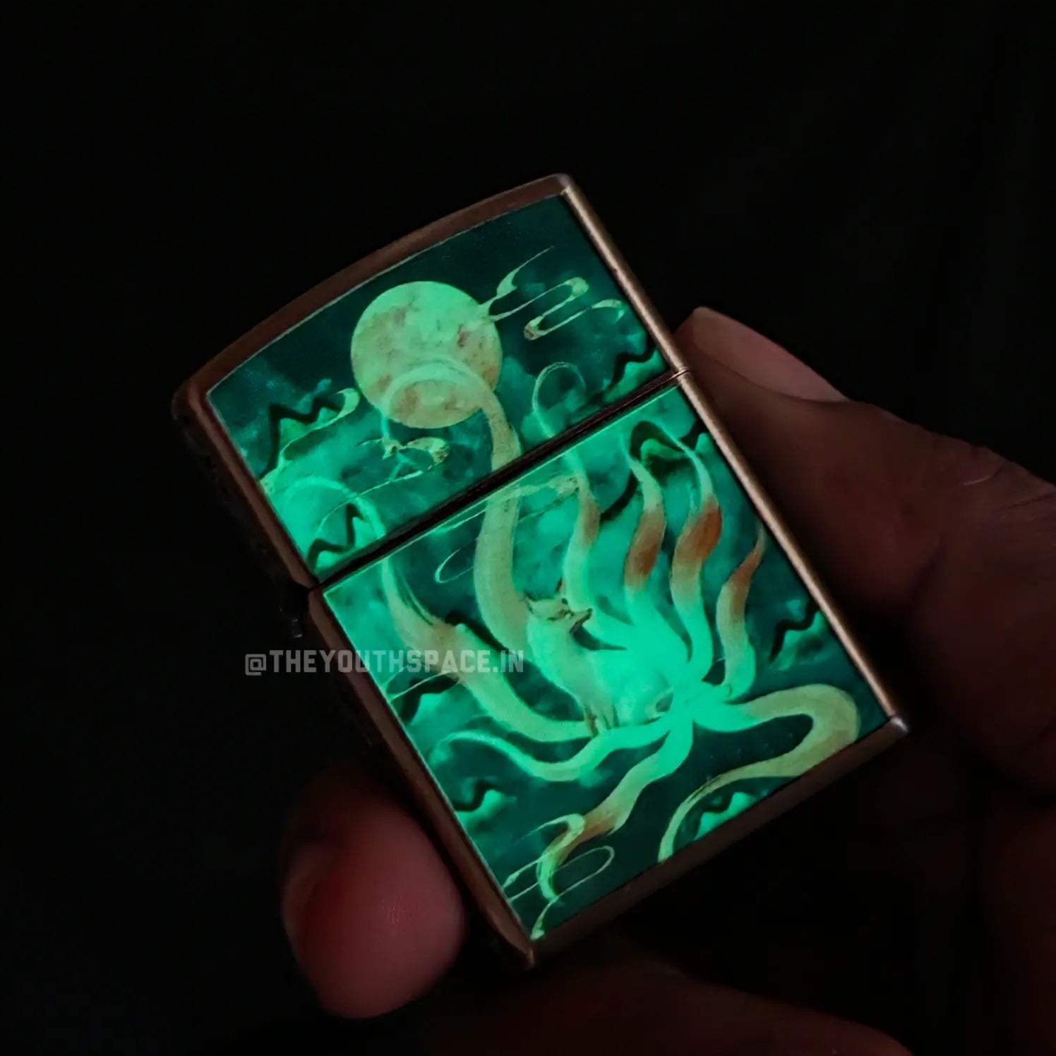 Zorro Ultimate Justice Brass 9 Tail Fox Glow In Dark Kerosene Lighter 24 HK