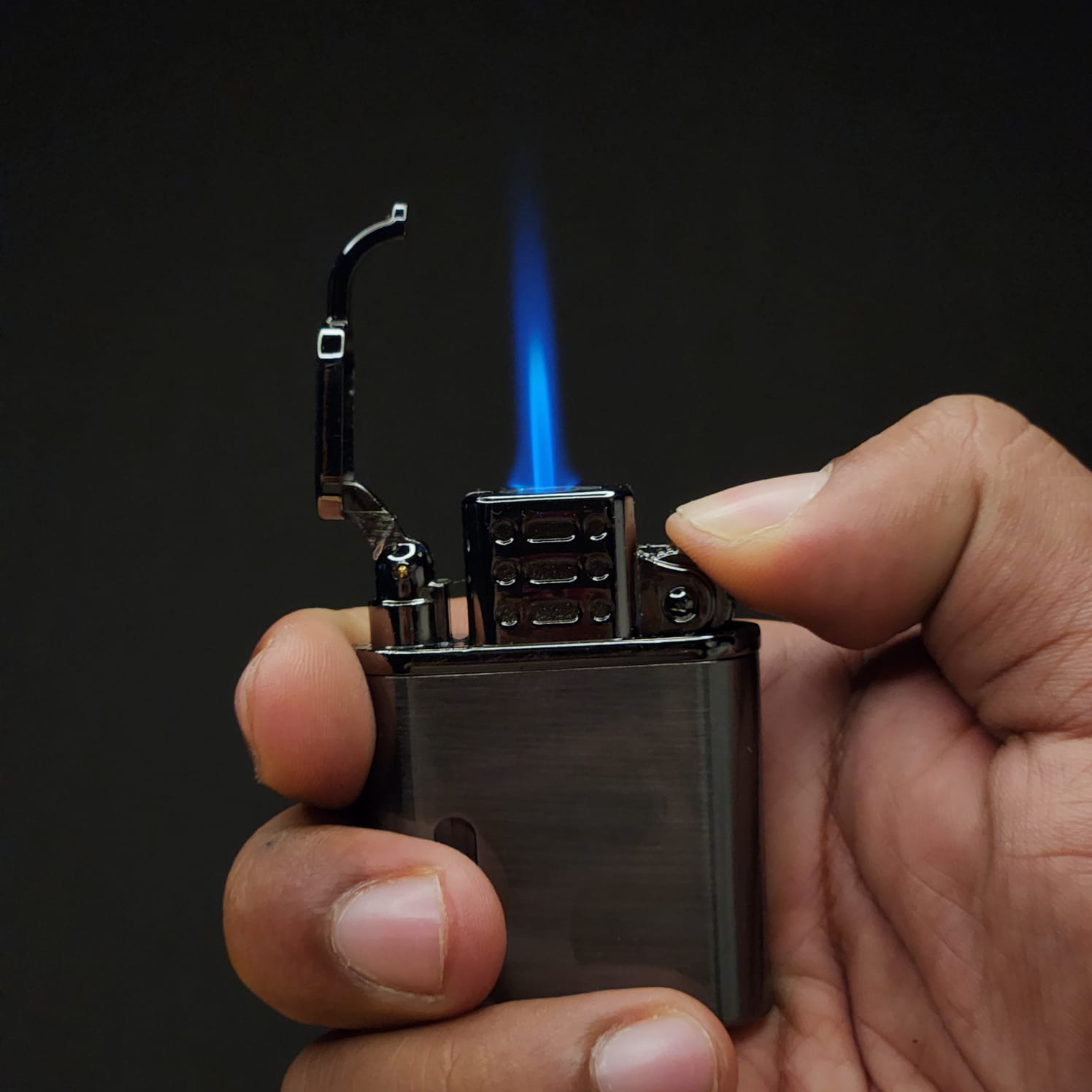 Classy Vintage Jet Lighter (Metallic; Golden/Black)