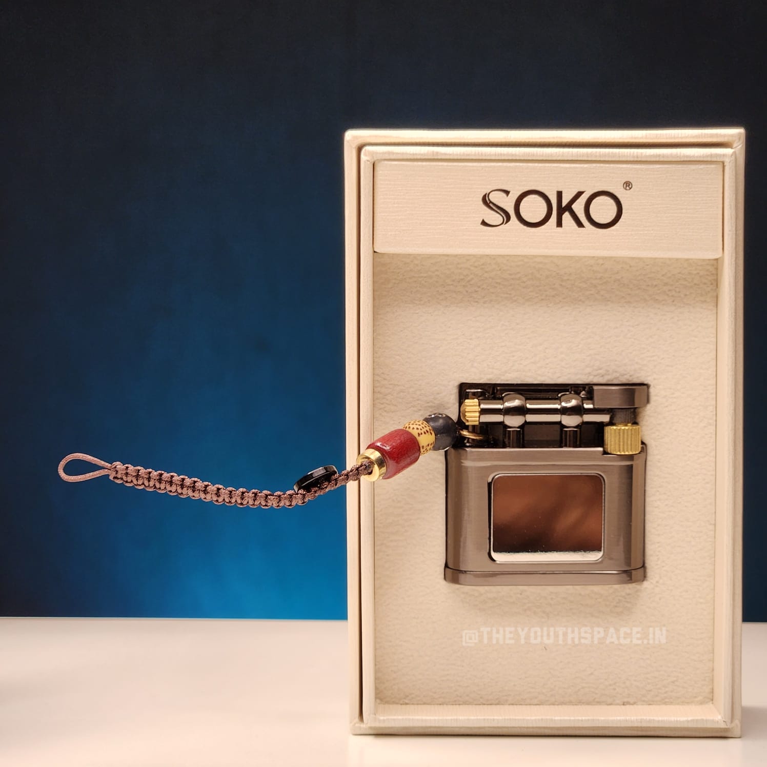 SOKO Antique Handheld Mirror Lighter