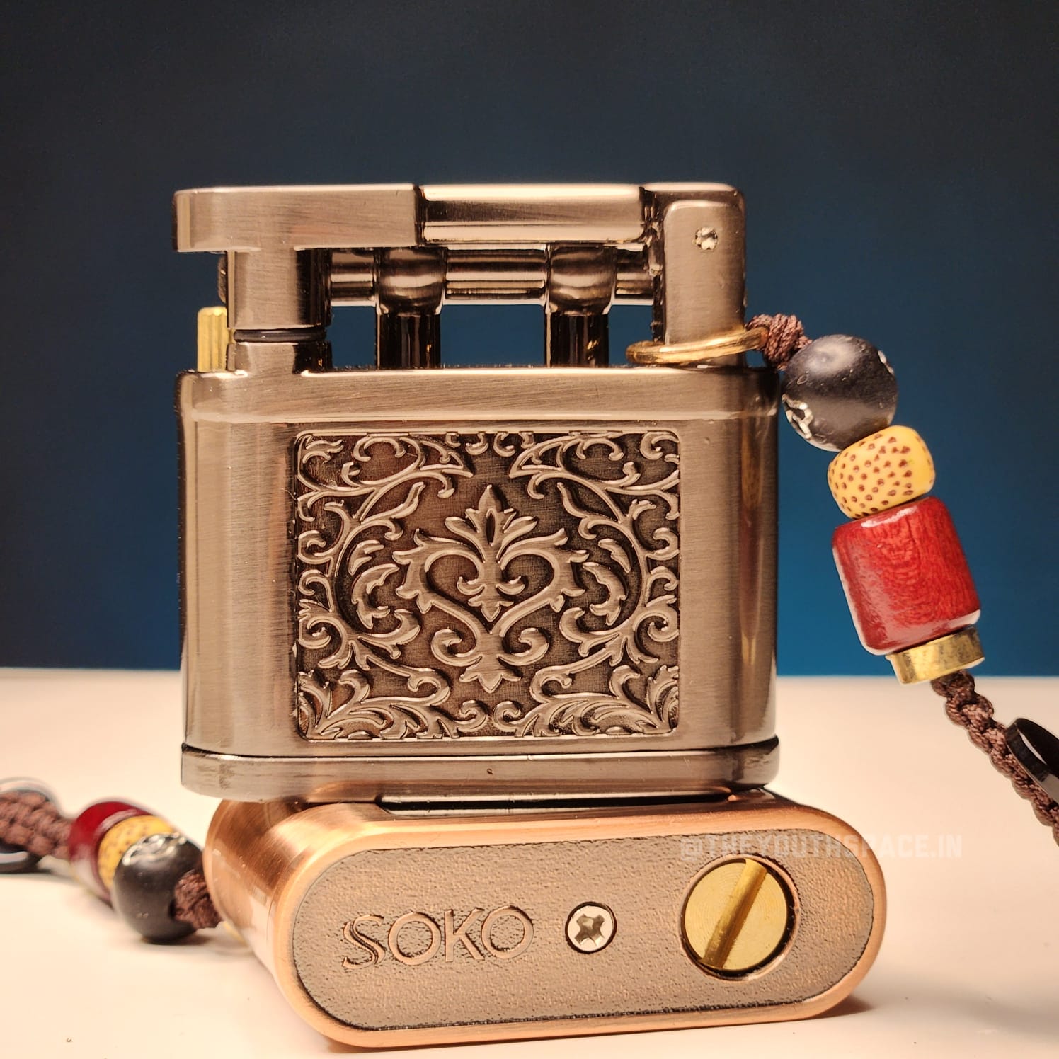 SOKO Antique Handheld Mirror Lighter