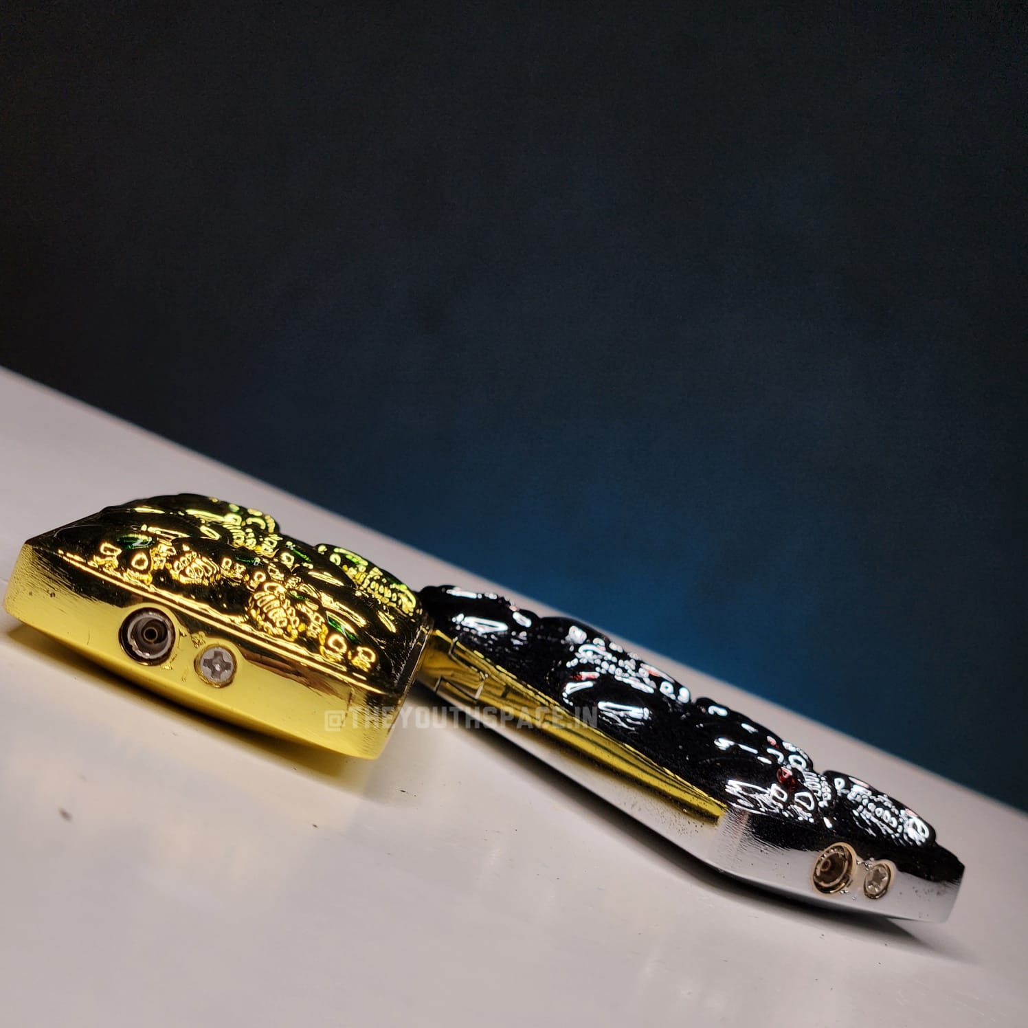 Jet Ignition Skull jet lighter (Metallic)