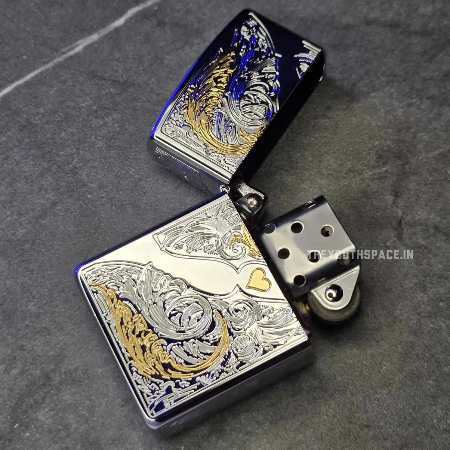 ZORRO ULTIMATE JUSTICE BRASS ACANTHUS LEAF AND HEART ENGRAVED LIGHTER 24HK