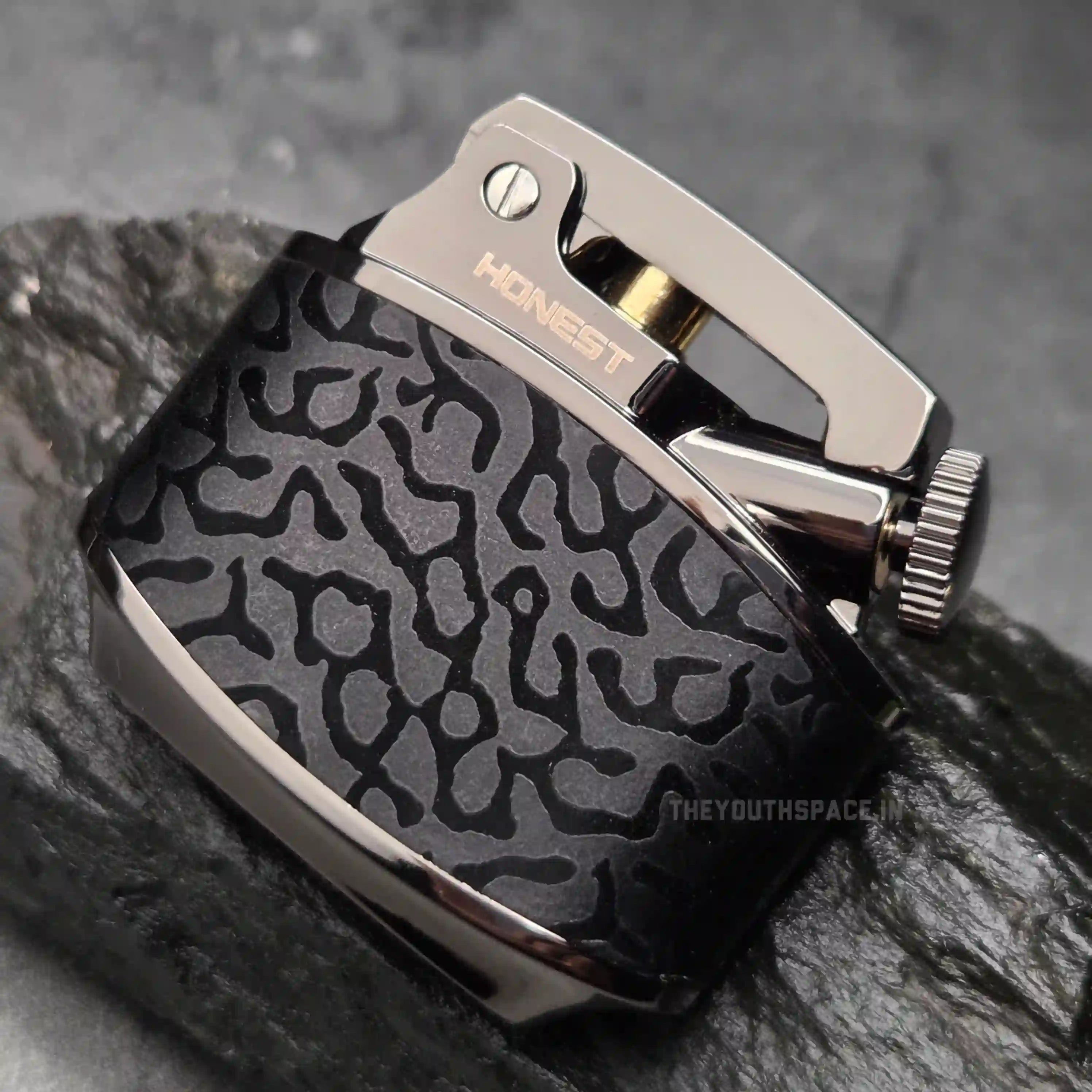 HONEST Golden Sturgeon Series Kerosene Lighter