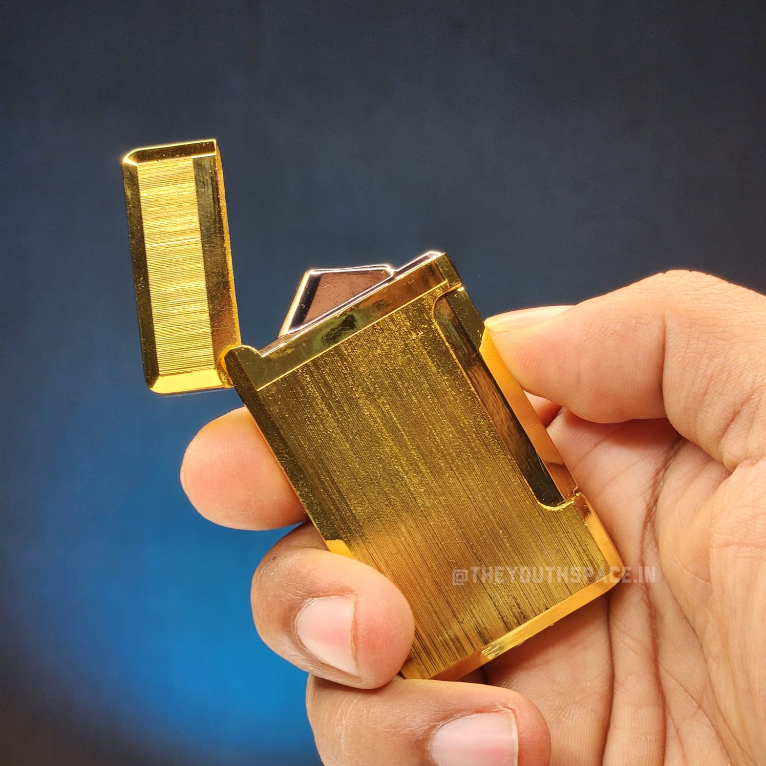 Sleek Textured Jet Flame Lighter (Metallic)