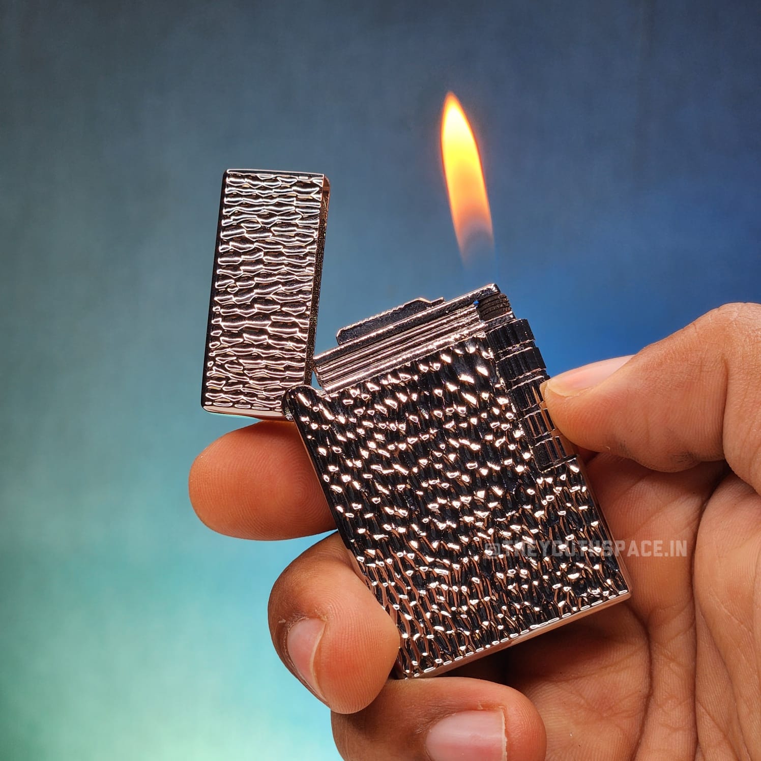 Classic Sleek Flint Wheel Lighter (Metallic) Model 2