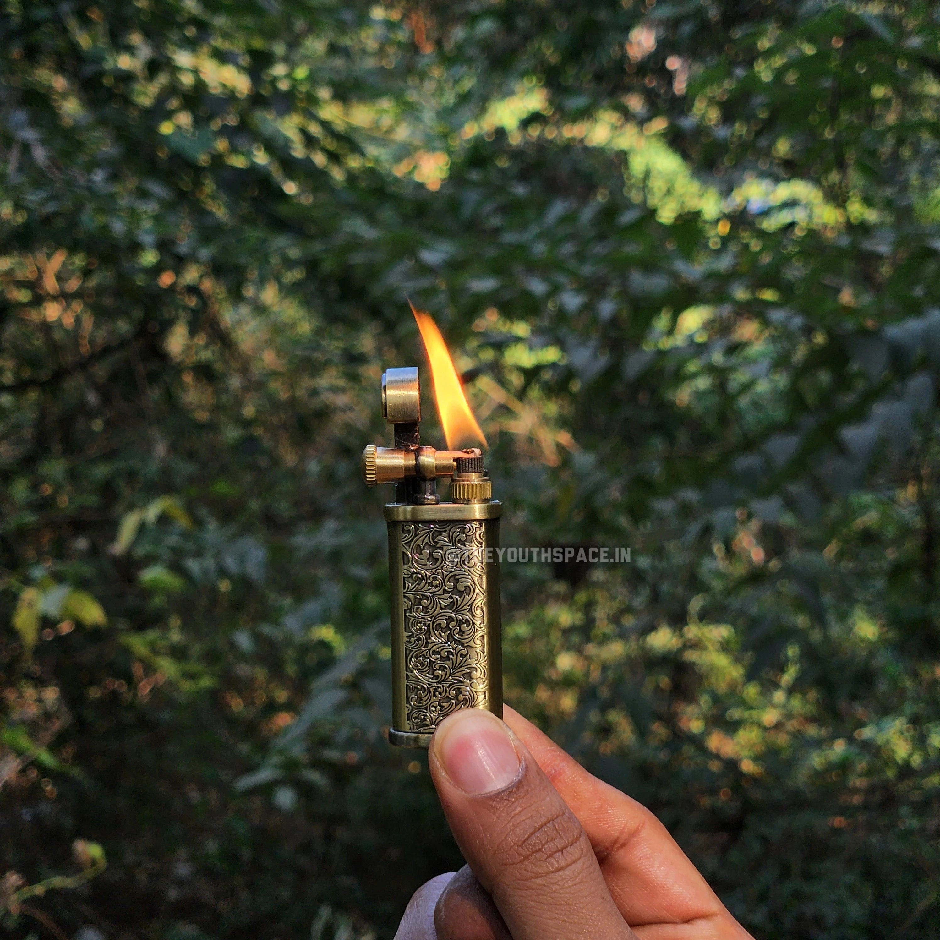 Vintage Intricate Design Lift Arm Metal Lighter