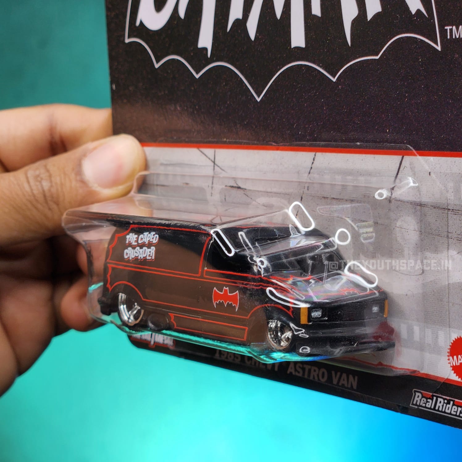 Hot Wheels Premium 1985 Chevy Astro Van (Imported)