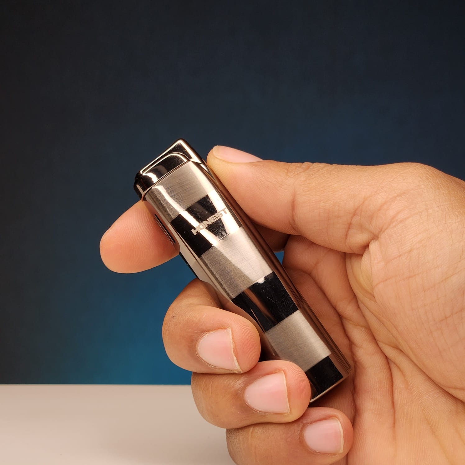 Honest Jetlite metallic Lighter