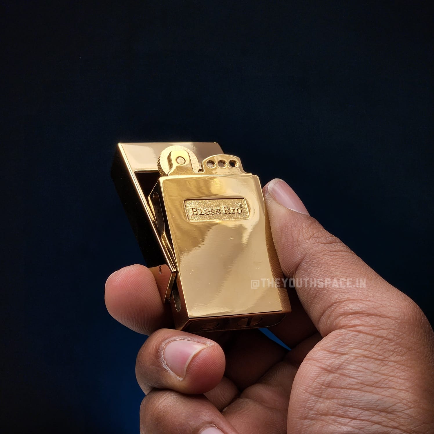 Retro Front-Flip Brass Lighter (Metallic)