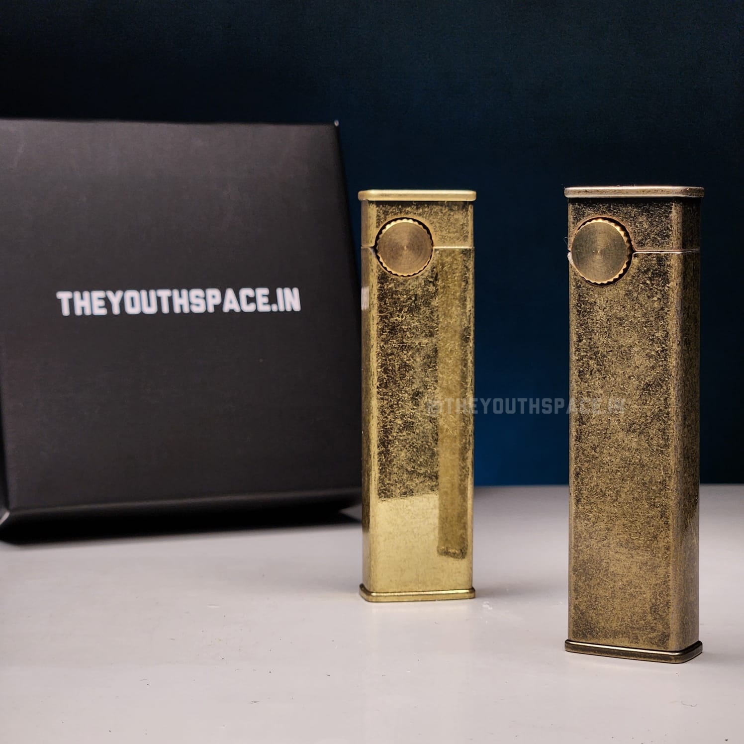 Vintage Rugged Stone Finish Flint Stone Lighter (Metallic)