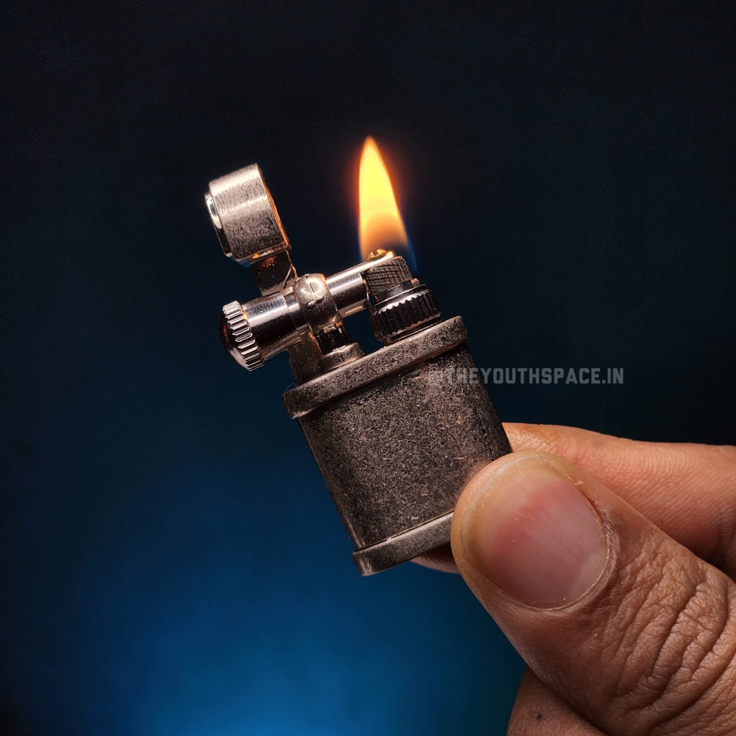 Mini Vintage Portable Hiking Lighter (Metallic)