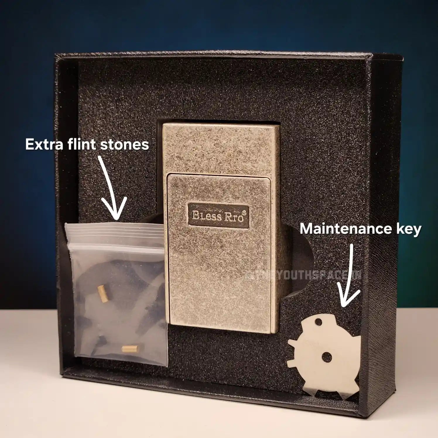 Retro Front-Flip Brass Lighter (Metallic)