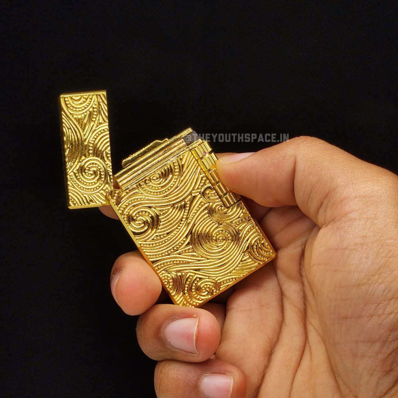 Classic Sleek Flint Wheel Lighter (Metallic)