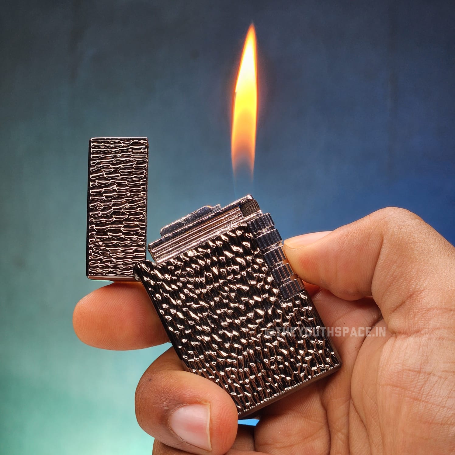 Classic Sleek Flint Wheel Lighter (Metallic) Model 2