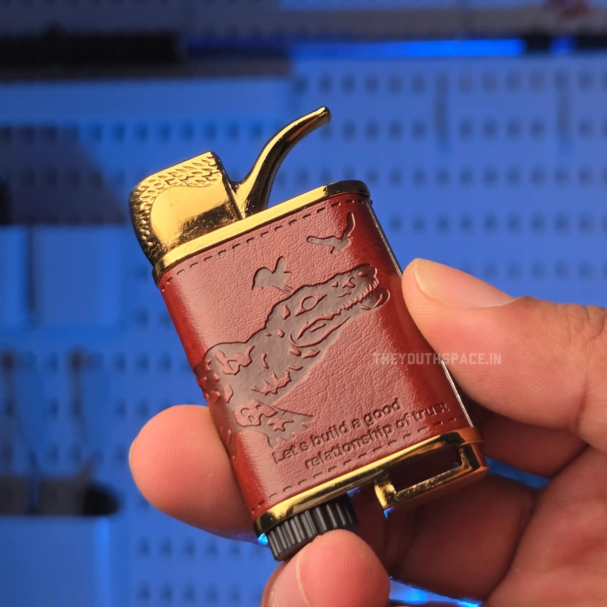 Vintage Styled Jet Flame Lighter (Metallic)