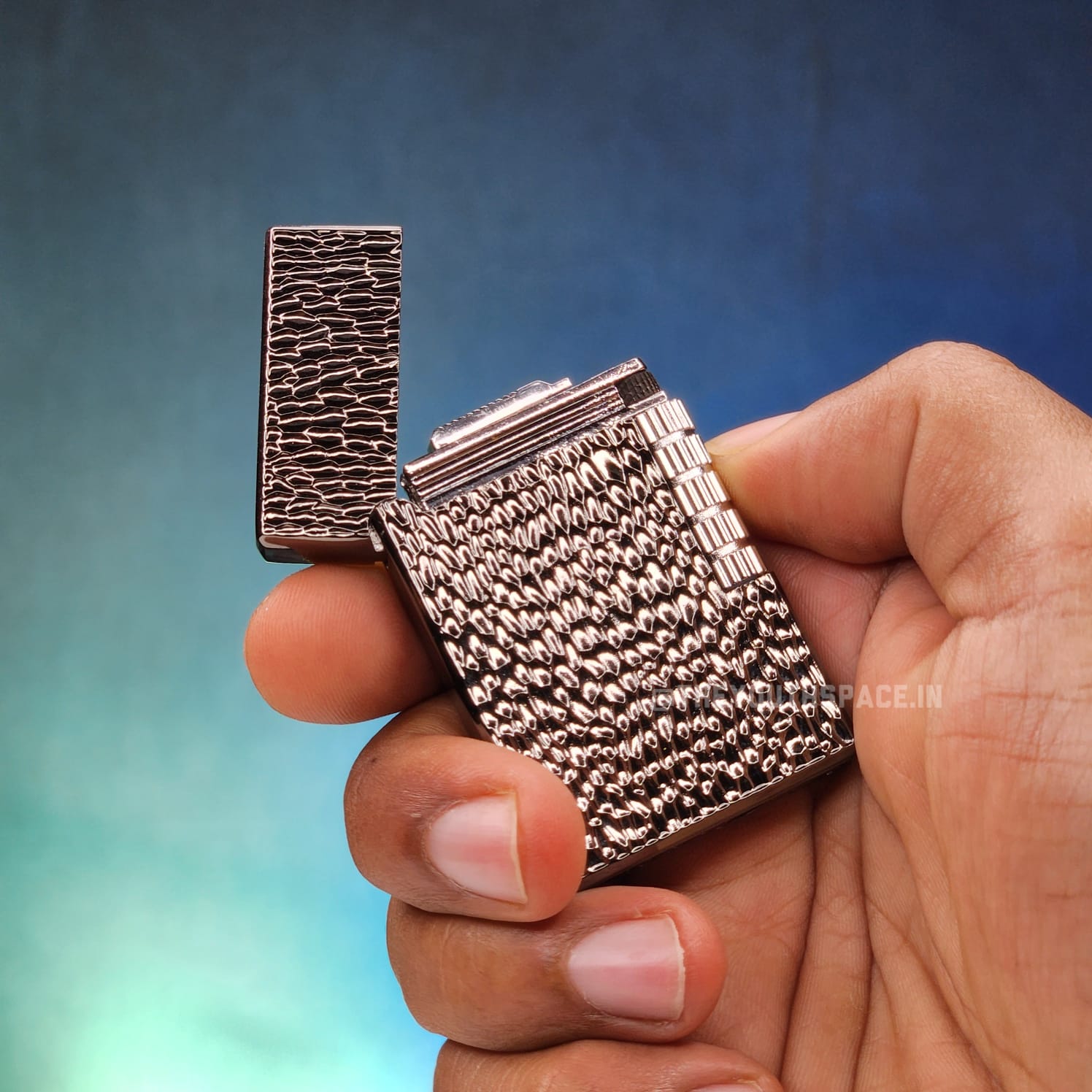 Classic Sleek Flint Wheel Lighter (Metallic) Model 2