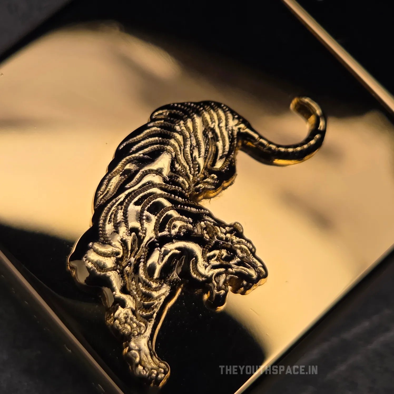 ZORRO ULTIMATE JUSTICE BRASS GOLDEN TIGER EMBOSSED LIGHTER 2025