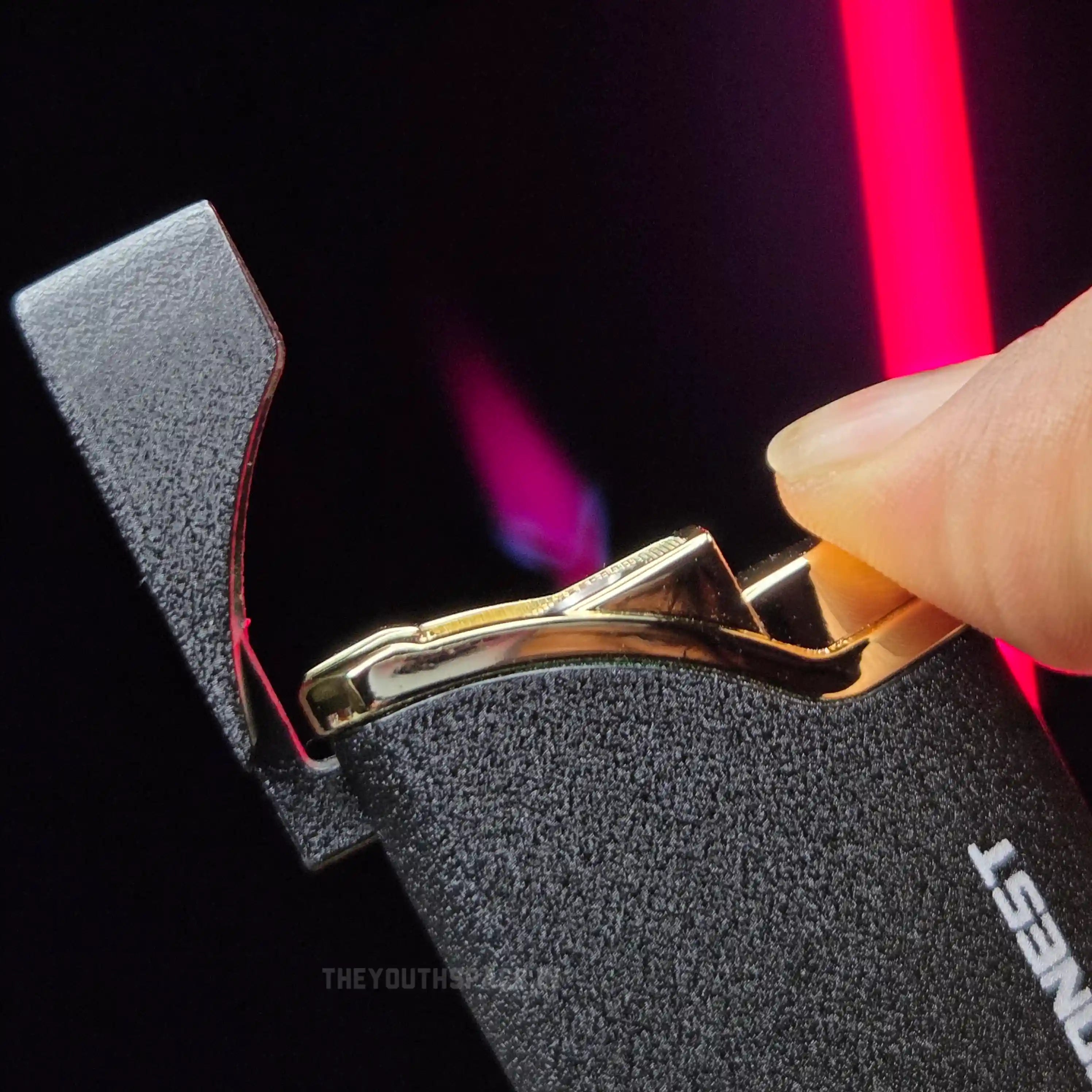 Honest Compact Matte Black Glow Tank Jet Lighter