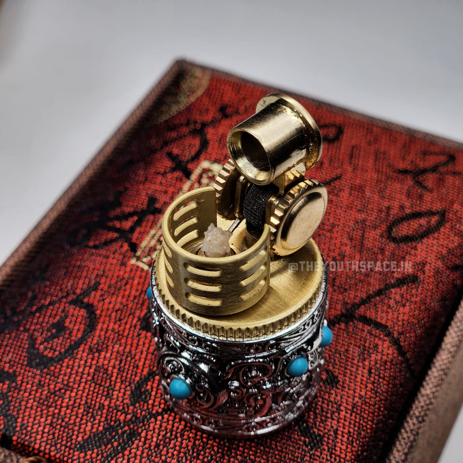 Chief Tibetan Vintage Kerosene Lighter (Brass)