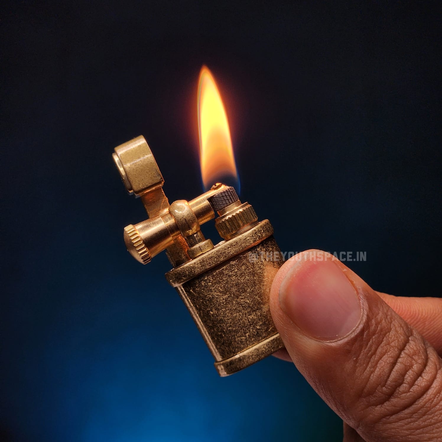 Mini Vintage Portable Hiking Lighter (Metallic)