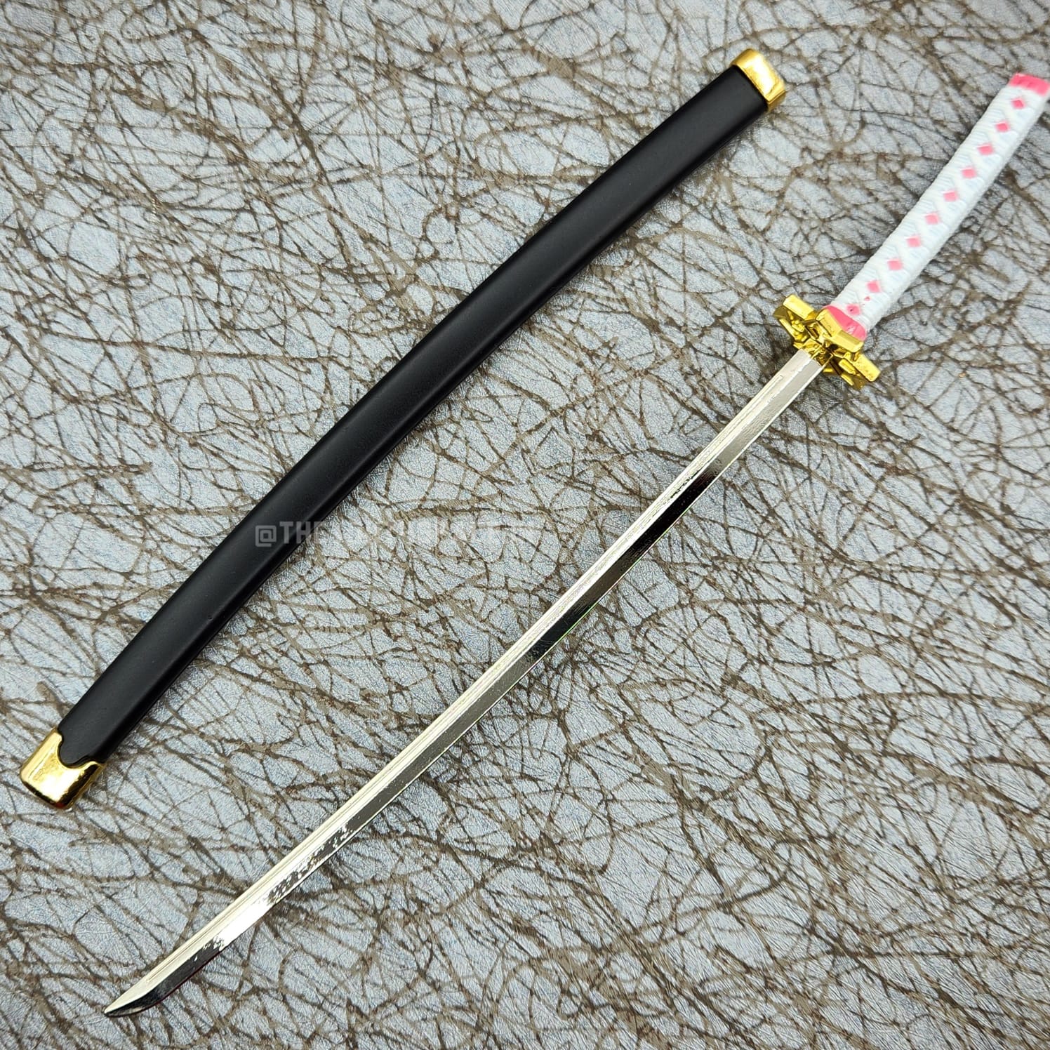 Demon Slayer Mini Katana (25 cm) (code 3)