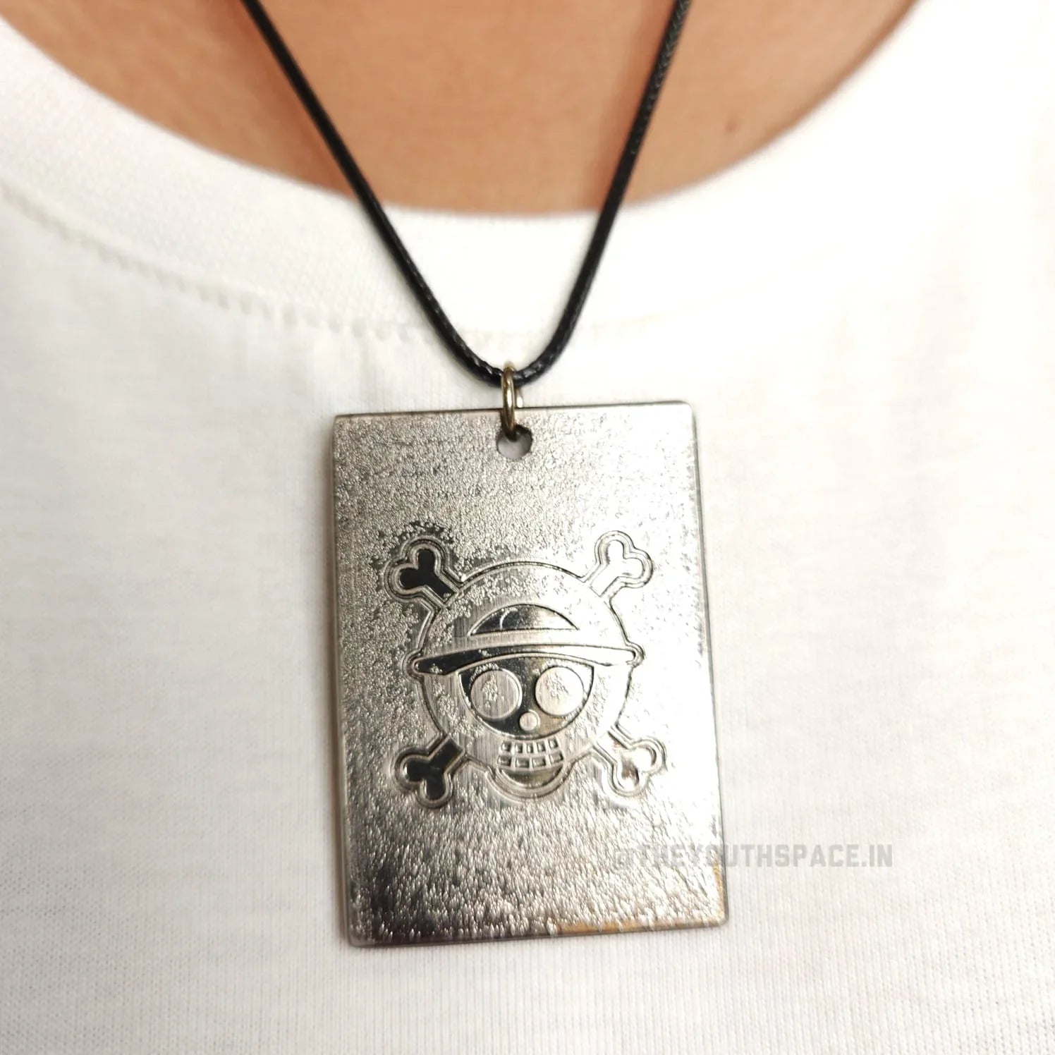 Luffy Wanted pendant