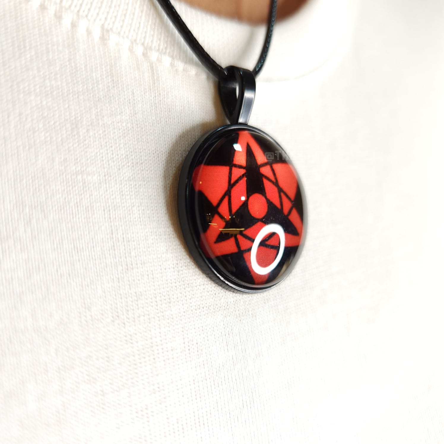 Sasuke sharingan pendant