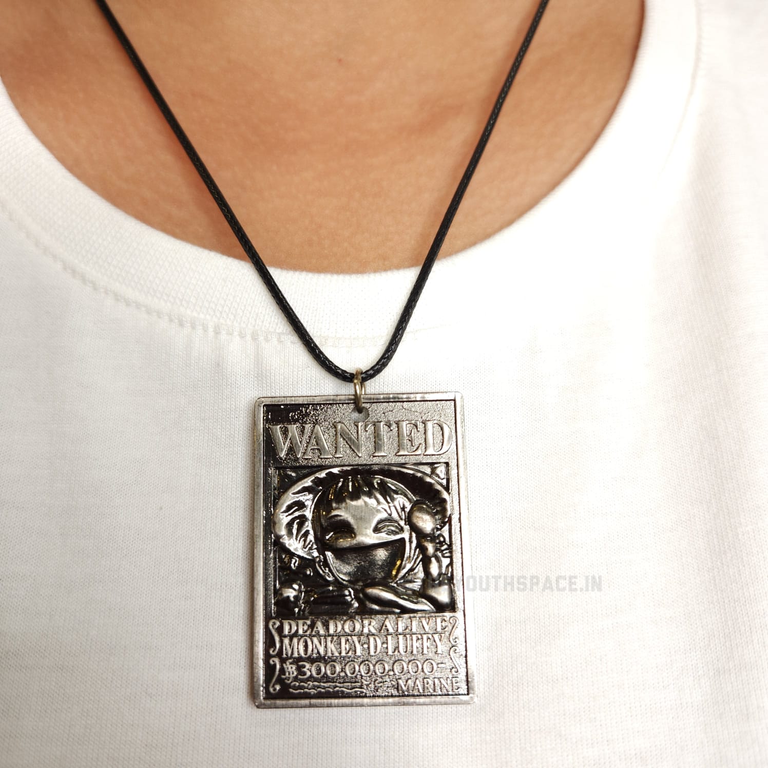 Luffy Wanted pendant