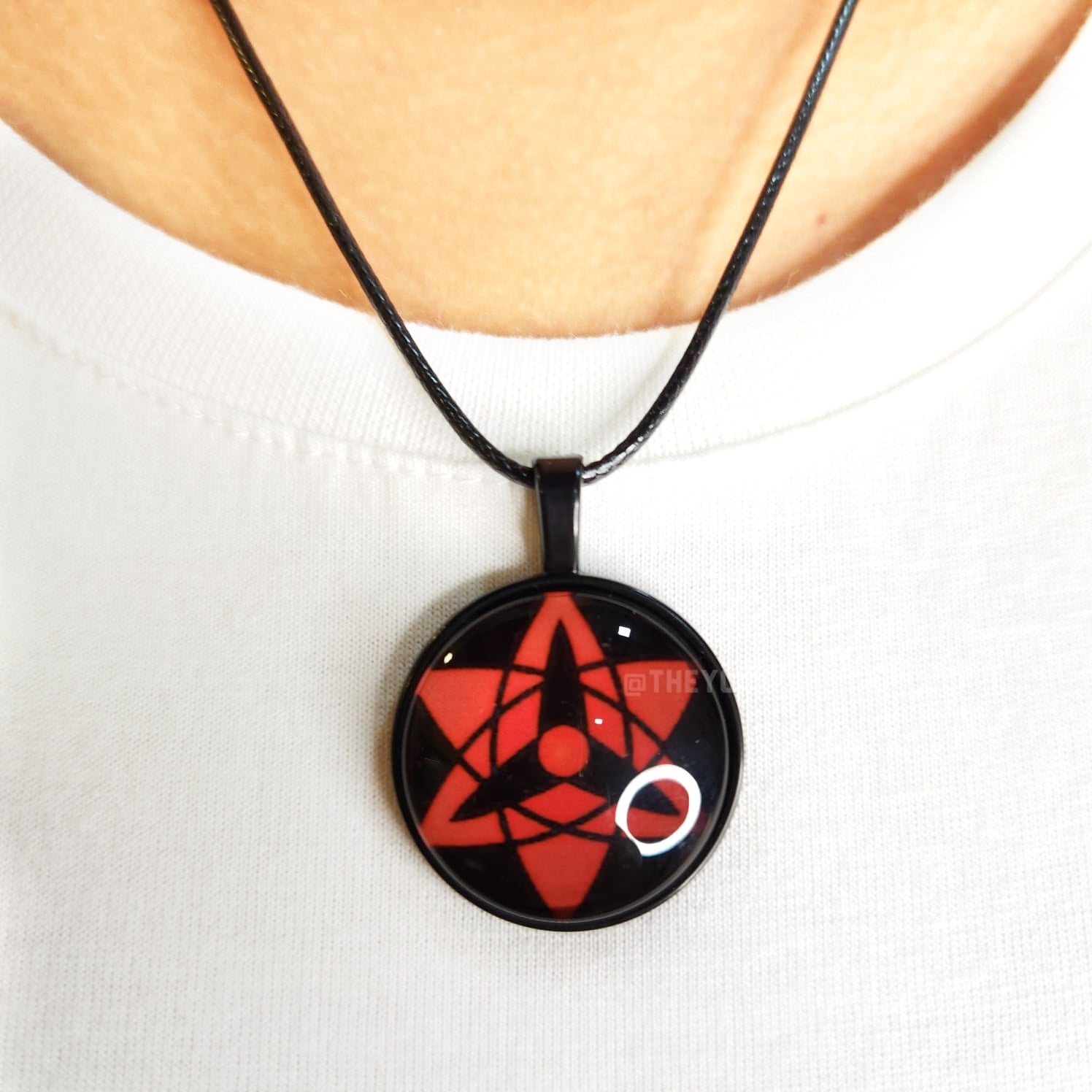 Sasuke sharingan pendant